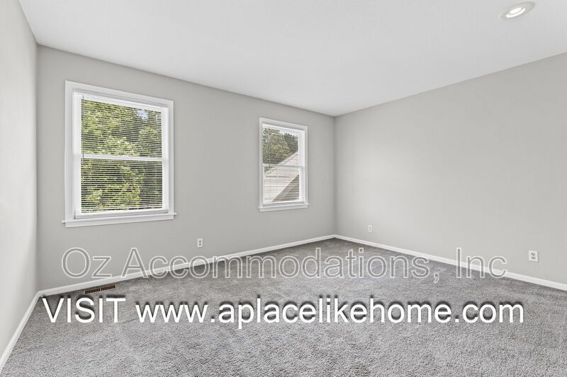 AVAILABLE NOW!! 11626 Woordward St. Overland Park, KS 66210 property image