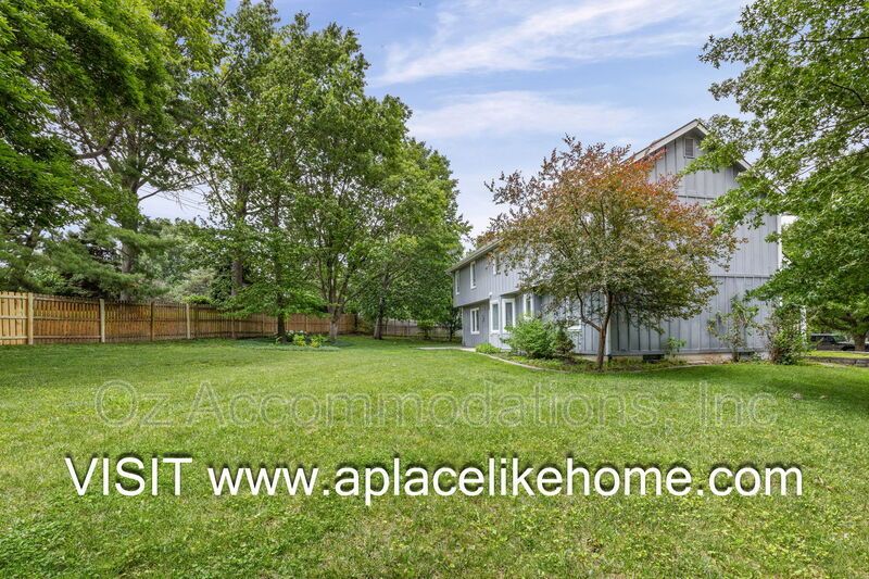 AVAILABLE NOW!! 11626 Woordward St. Overland Park, KS 66210 property image