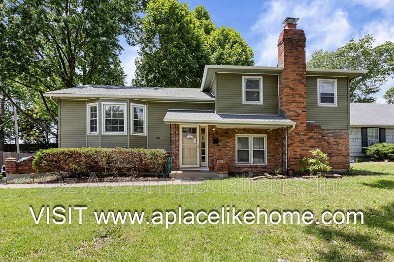 9514 Glenwood St property image