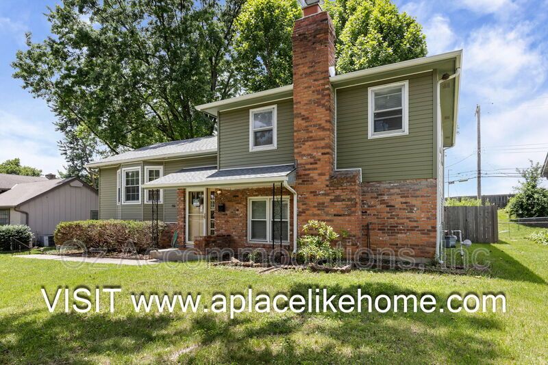 9514 Glenwood St property image