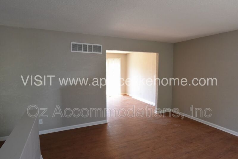 Available Now!! 1105 W Elm Ter Olathe, KS 66061 property image