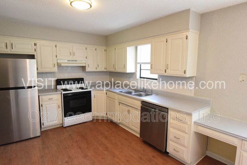 Available Now!! 1105 W Elm Ter Olathe, KS 66061 property image