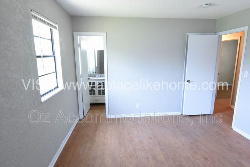 Available Now!! 1105 W Elm Ter Olathe, KS 66061 property image