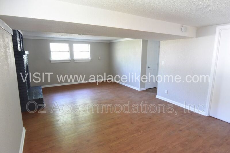 Available Now!! 1105 W Elm Ter Olathe, KS 66061 property image