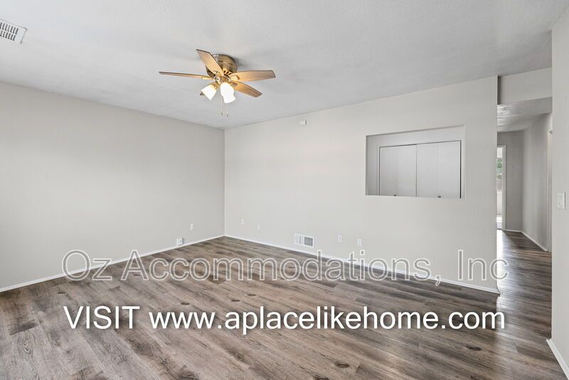 Charming 2-Bedroom Condo in the Park Hill School District! property image