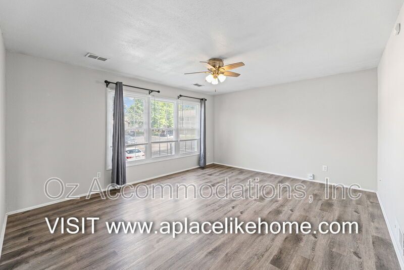 Charming 2-Bedroom Condo in the Park Hill School District! property image