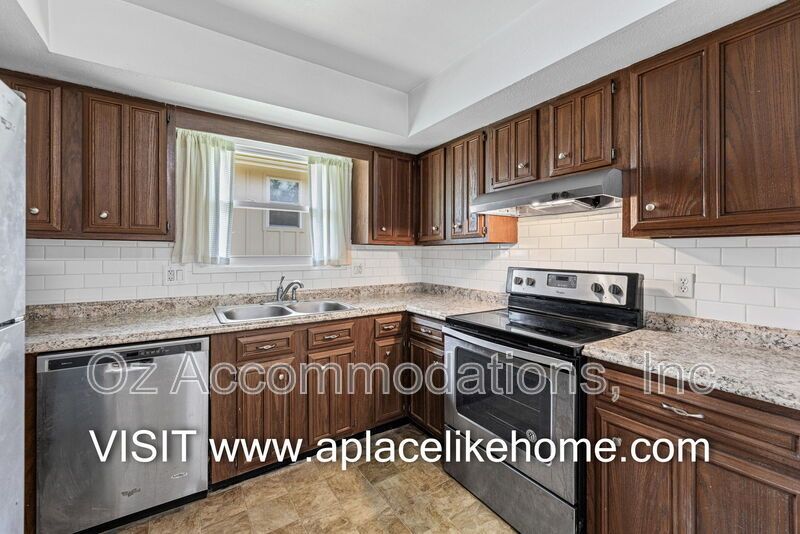 Charming 2-Bedroom Condo in the Park Hill School District! property image