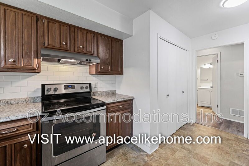 Charming 2-Bedroom Condo in the Park Hill School District! property image