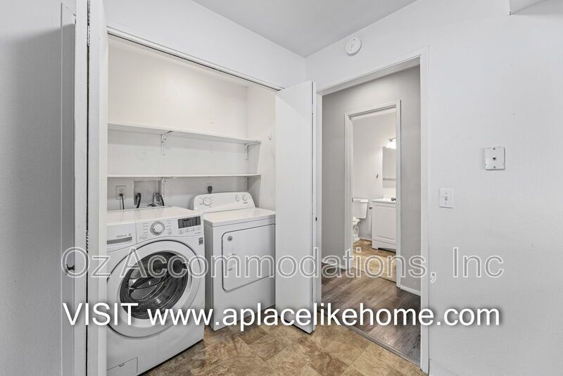 Charming 2-Bedroom Condo in the Park Hill School District! property image
