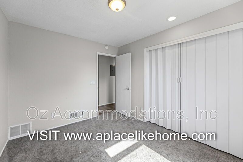 Charming 2-Bedroom Condo in the Park Hill School District! property image