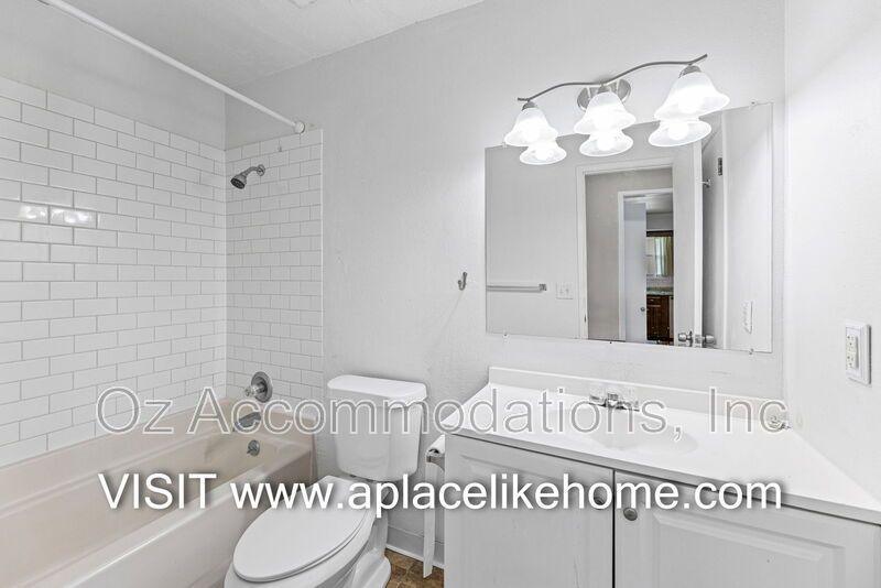 Charming 2-Bedroom Condo in the Park Hill School District! property image