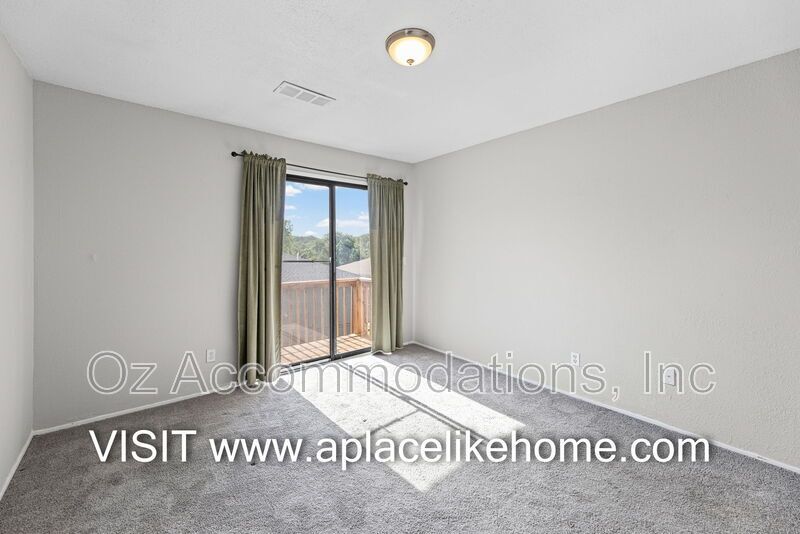 Charming 2-Bedroom Condo in the Park Hill School District! property image