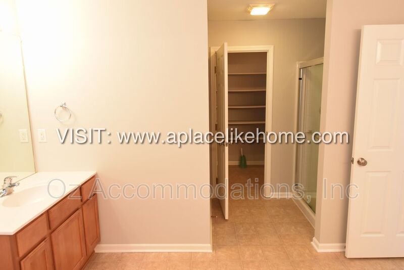 22413 W 113th Ter Olathe, KS 66061 property image