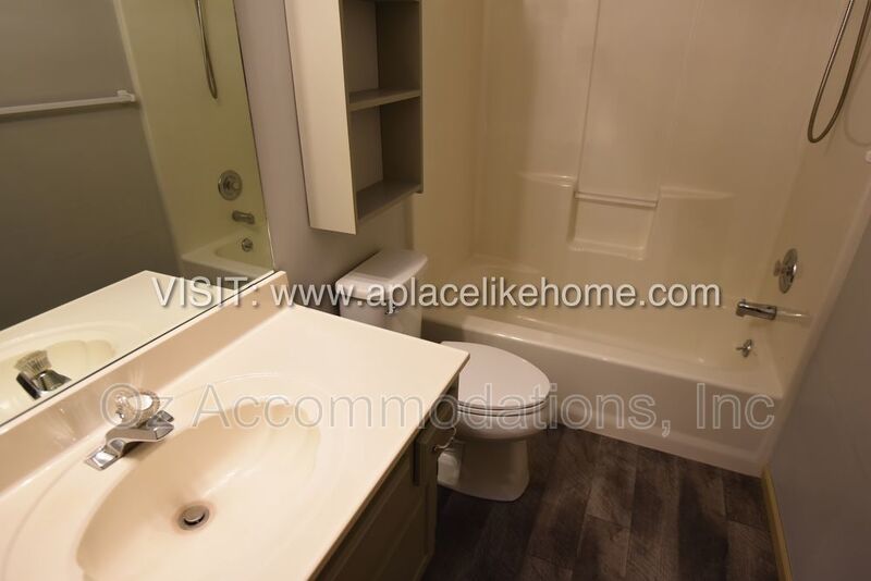AVAILABLE NOW! 1140 SW Huntington Dr Blue Springs, MO 64015 property image