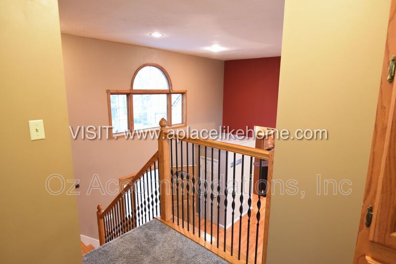 AVAILABLE NOW! 1140 SW Huntington Dr Blue Springs, MO 64015 property image