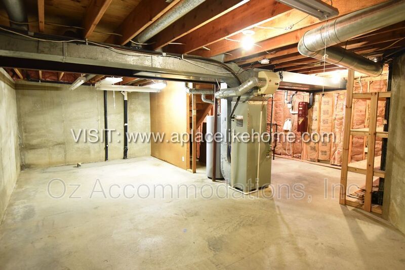 AVAILABLE NOW! 1140 SW Huntington Dr Blue Springs, MO 64015 property image