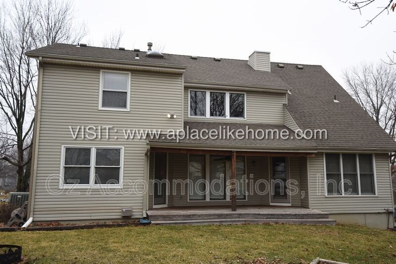 AVAILABLE NOW! 1140 SW Huntington Dr Blue Springs, MO 64015 property image