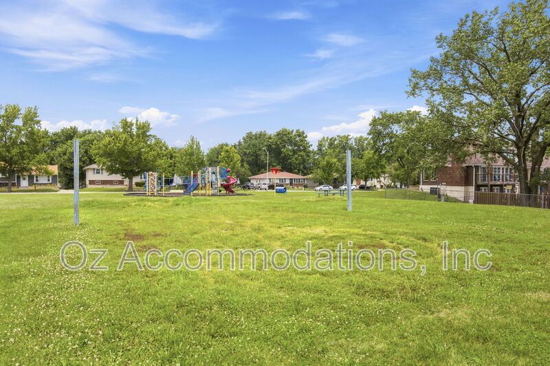 Charming 2-Bedroom Condo in the Park Hill School District! property image