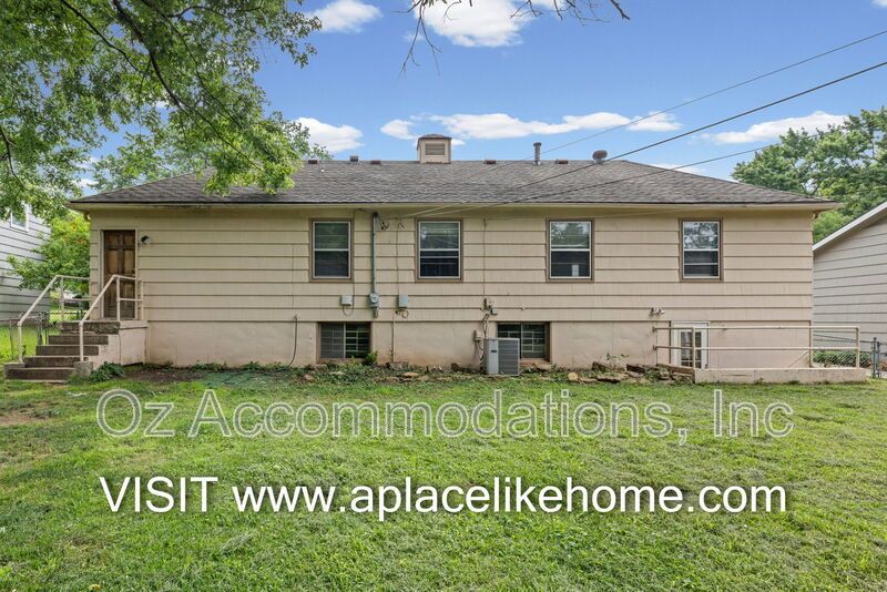 AVAILABLE NOW! 8810 Benson St. Overland Park. KS property image