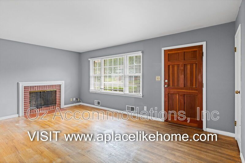 AVAILABLE NOW! 8810 Benson St. Overland Park. KS property image