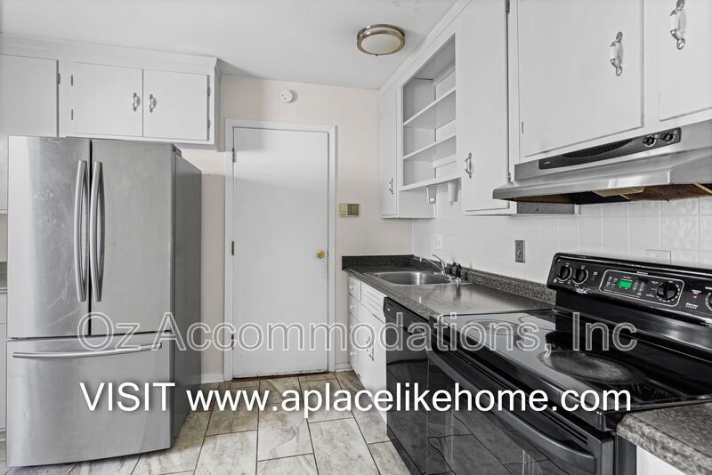 AVAILABLE NOW! 8810 Benson St. Overland Park. KS property image