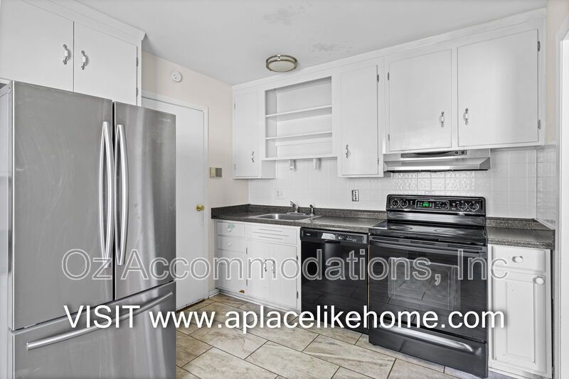 AVAILABLE NOW! 8810 Benson St. Overland Park. KS property image