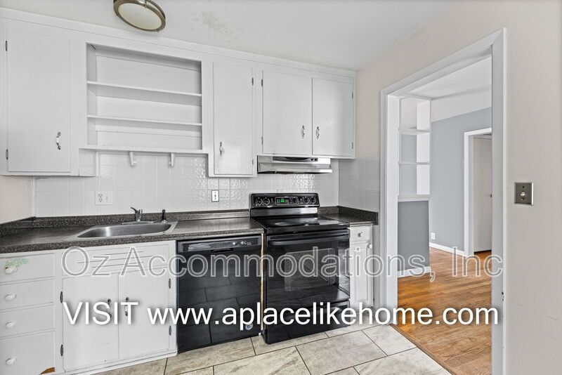 AVAILABLE NOW! 8810 Benson St. Overland Park. KS property image