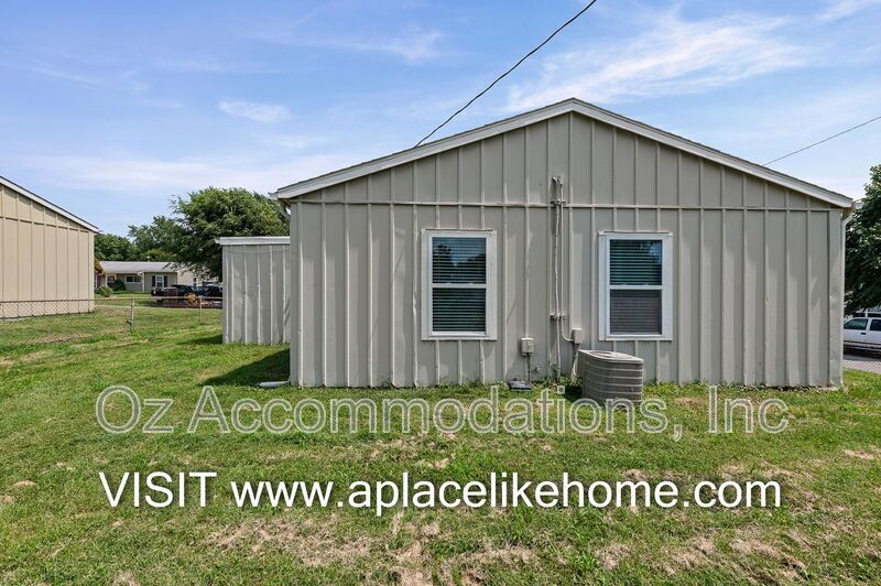 3310 Iroquois Ln Saint Joseph MO property image