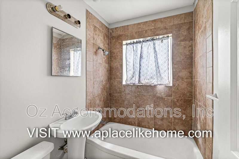 15204 Bellaire Ave, Apt A Grandview, MO 64030 property image