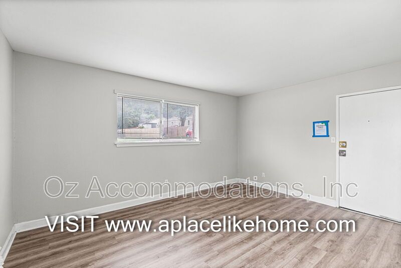 15204 Bellaire Ave, Apt A Grandview, MO 64030 property image