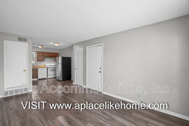 8201 Spring Valley Road 13C, Belton, MO 64012 RENT INCLUDES WATER AND HOT WATER property image
