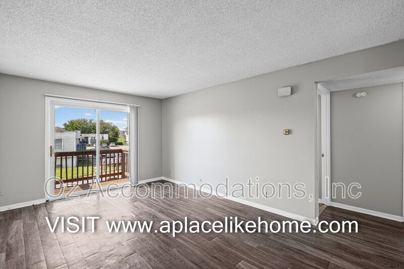 8201 Spring Valley Road 13C, Belton, MO 64012 RENT INCLUDES WATER AND HOT WATER property image
