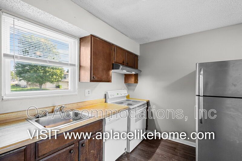 8201 Spring Valley Road 13C, Belton, MO 64012 RENT INCLUDES WATER AND HOT WATER property image