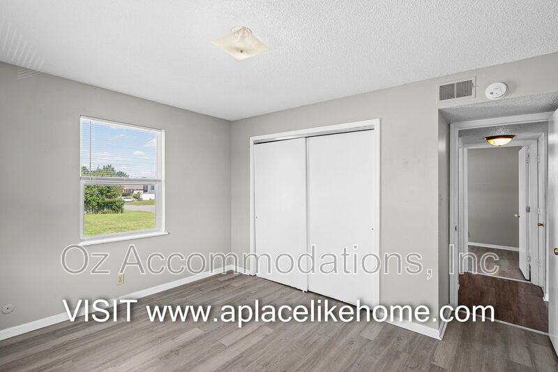8201 Spring Valley Road 13C, Belton, MO 64012 RENT INCLUDES WATER AND HOT WATER property image
