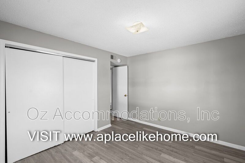 8201 Spring Valley Road 13C, Belton, MO 64012 RENT INCLUDES WATER AND HOT WATER property image