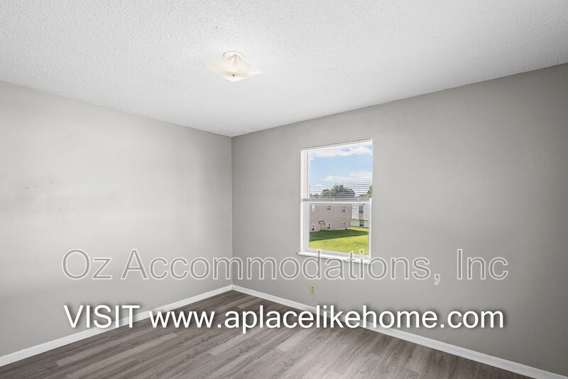 8201 Spring Valley Road 13C, Belton, MO 64012 RENT INCLUDES WATER AND HOT WATER property image
