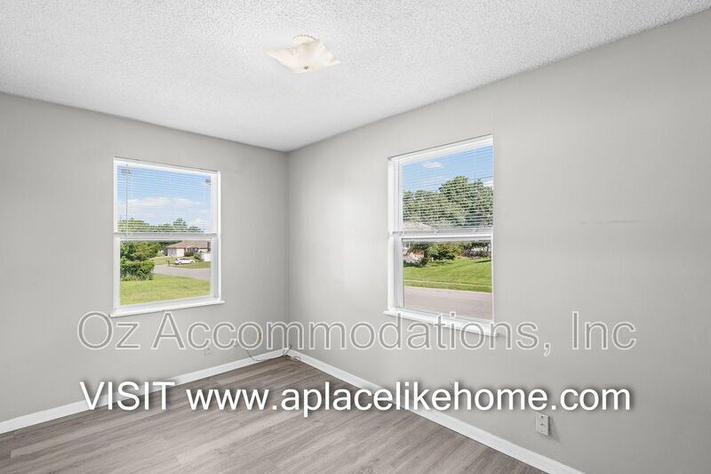 8201 Spring Valley Road 13C, Belton, MO 64012 RENT INCLUDES WATER AND HOT WATER property image