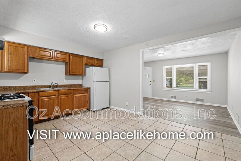 🚨PRICE DROP‼️ 9811 Marsh Ave Kansas City, MO 64134 property image