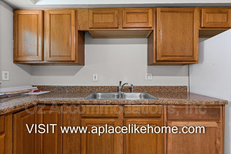 🚨PRICE DROP‼️ 9811 Marsh Ave Kansas City, MO 64134 property image
