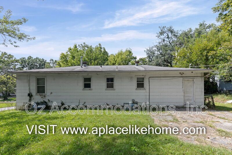 🚨PRICE DROP‼️ 9811 Marsh Ave Kansas City, MO 64134 property image
