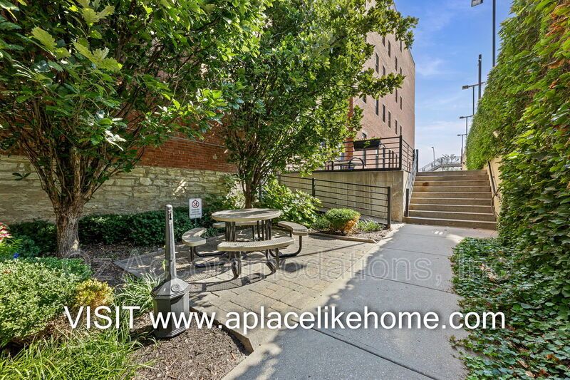 609 Central St Apt 1304 property image