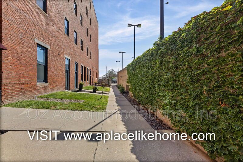 609 Central St Apt 1304 property image