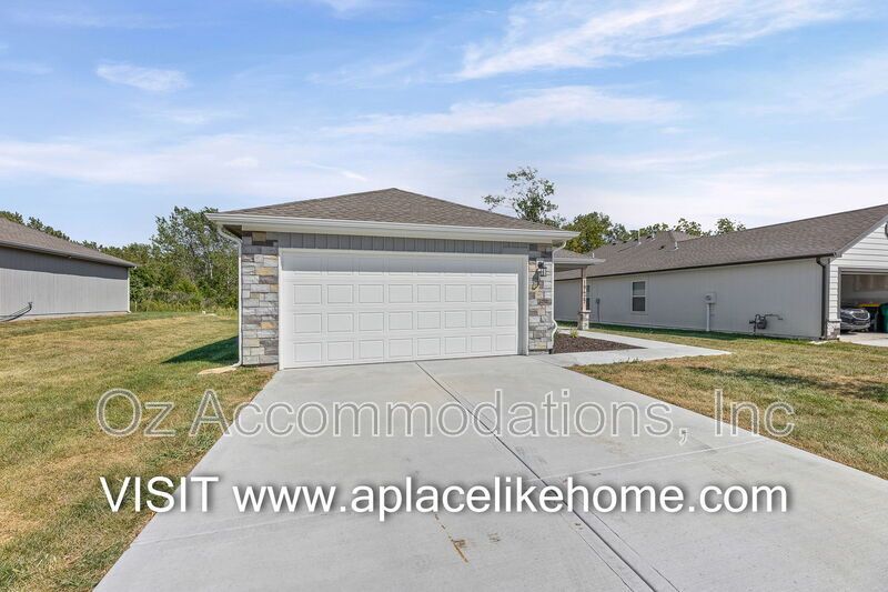 Brand-New 2026 Home for Rent in Spring Hill, KS property image