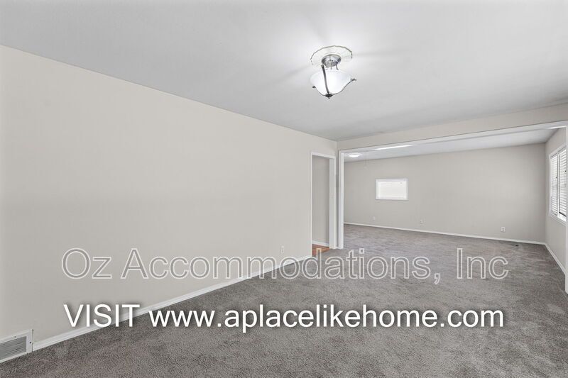 11414 Norton Ave, Kansas City, MO 64137 property image