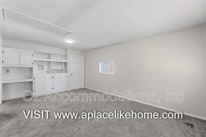 11414 Norton Ave, Kansas City, MO 64137 property image