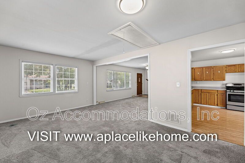 11414 Norton Ave, Kansas City, MO 64137 property image