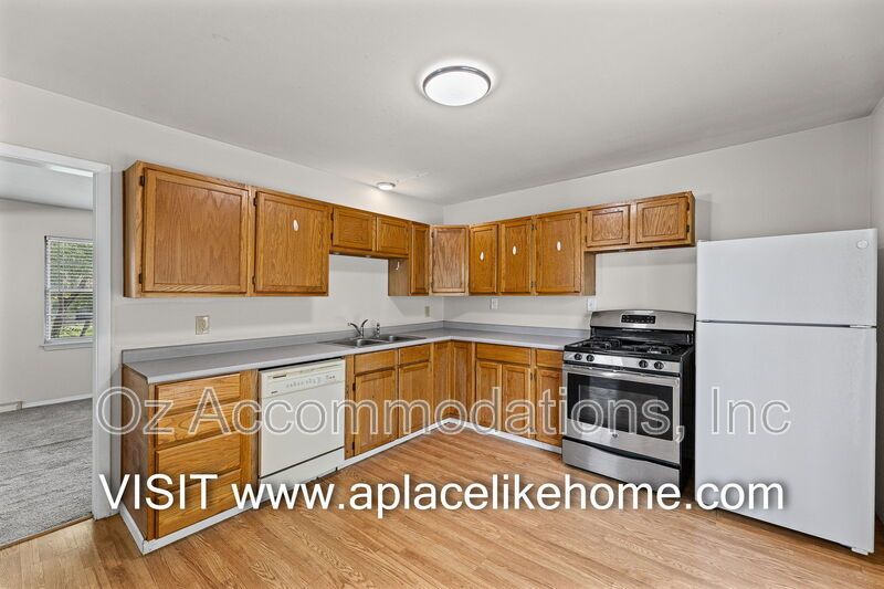 11414 Norton Ave, Kansas City, MO 64137 property image