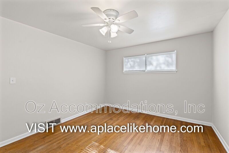 11414 Norton Ave, Kansas City, MO 64137 property image
