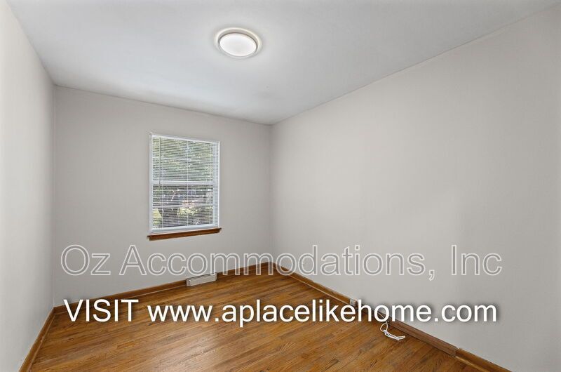 11414 Norton Ave, Kansas City, MO 64137 property image
