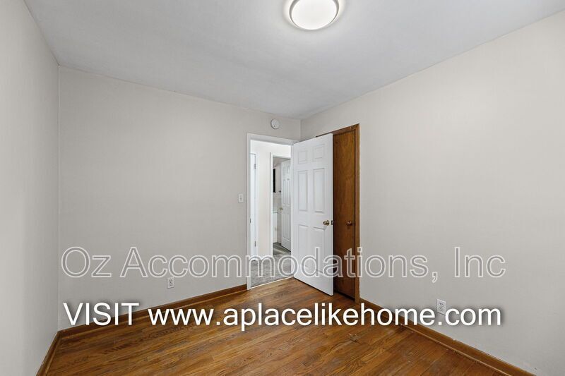 11414 Norton Ave, Kansas City, MO 64137 property image
